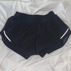 Lululemon Hotty Hot Shorts 2.5”